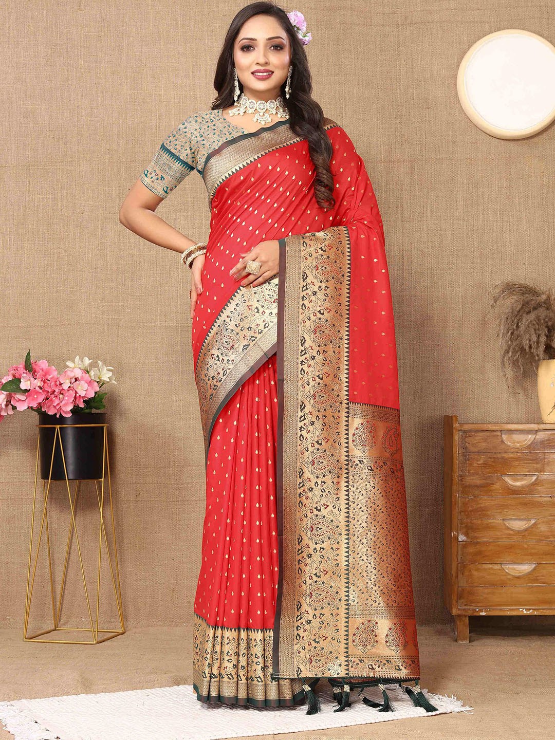 

ZILVIRA Woven Design Zari Heavy Work Banarasi Saree, Red