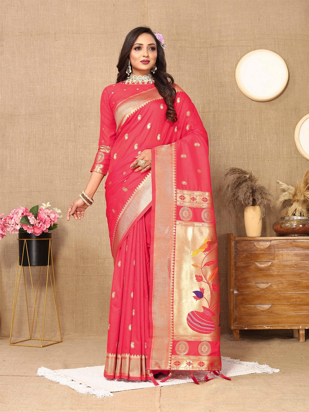 

ZILVIRA Woven Design Zari Pure Silk Paithani Saree, Pink