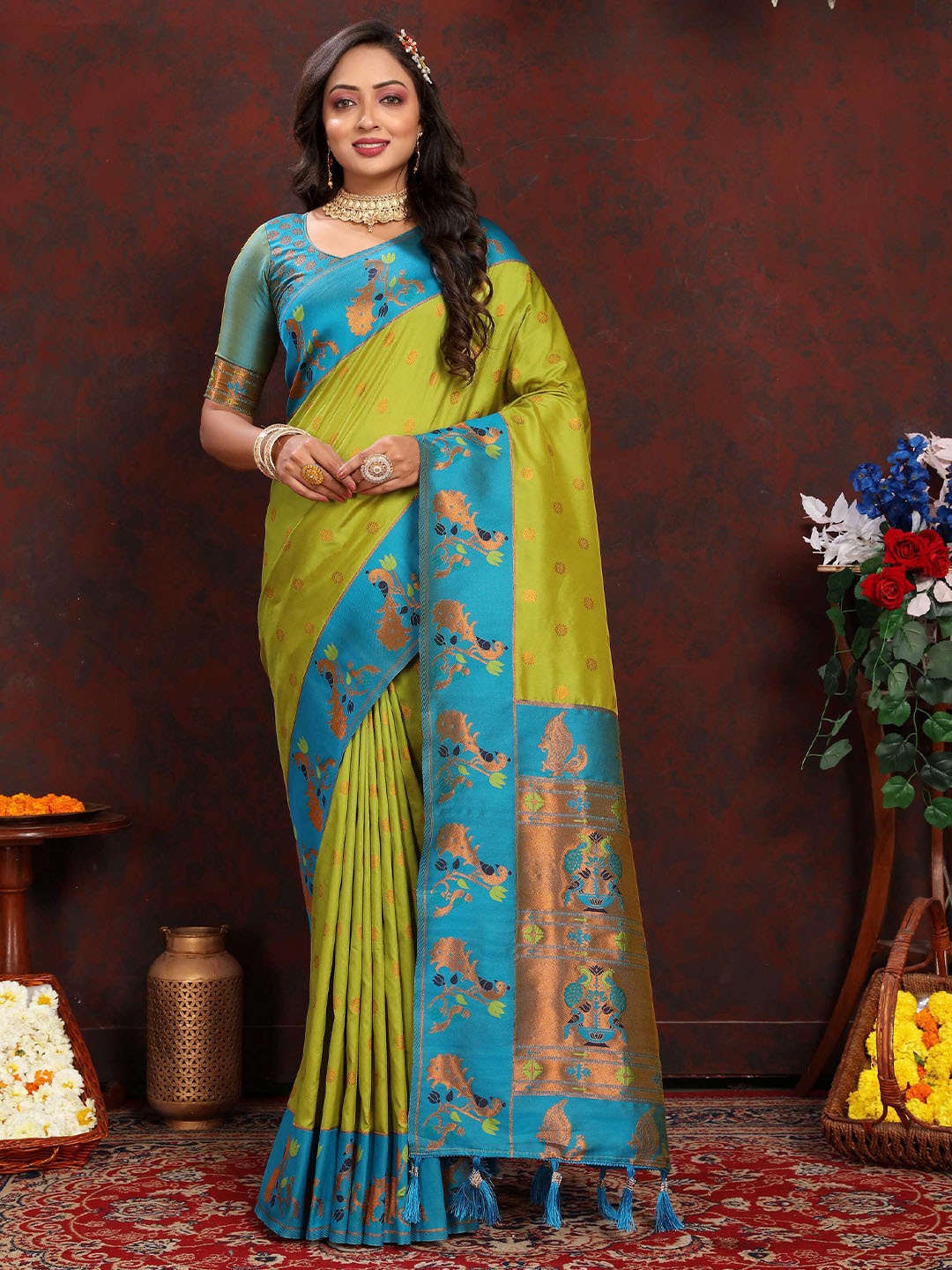 

ZILVIRA Woven Design Zari Pure Silk Paithani Saree, Green