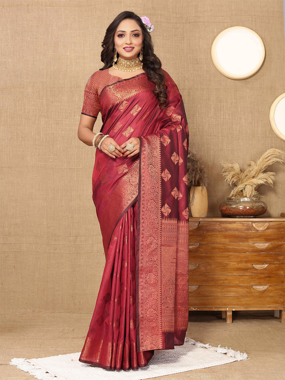 

ZILVIRA Woven Design Zari Banarasi Saree, Maroon