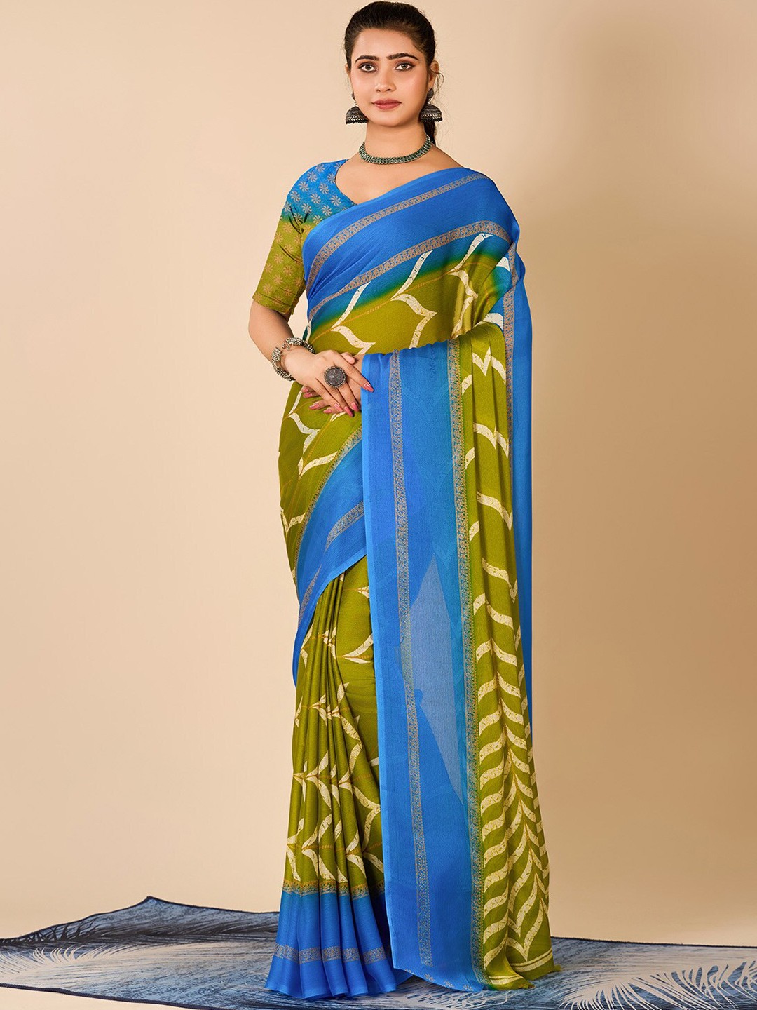 

NIRMAL CREATION Abstract Printed Saree, Green