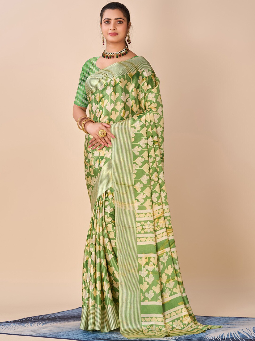 

NIRMAL CREATION Floral Printed Saree, Green