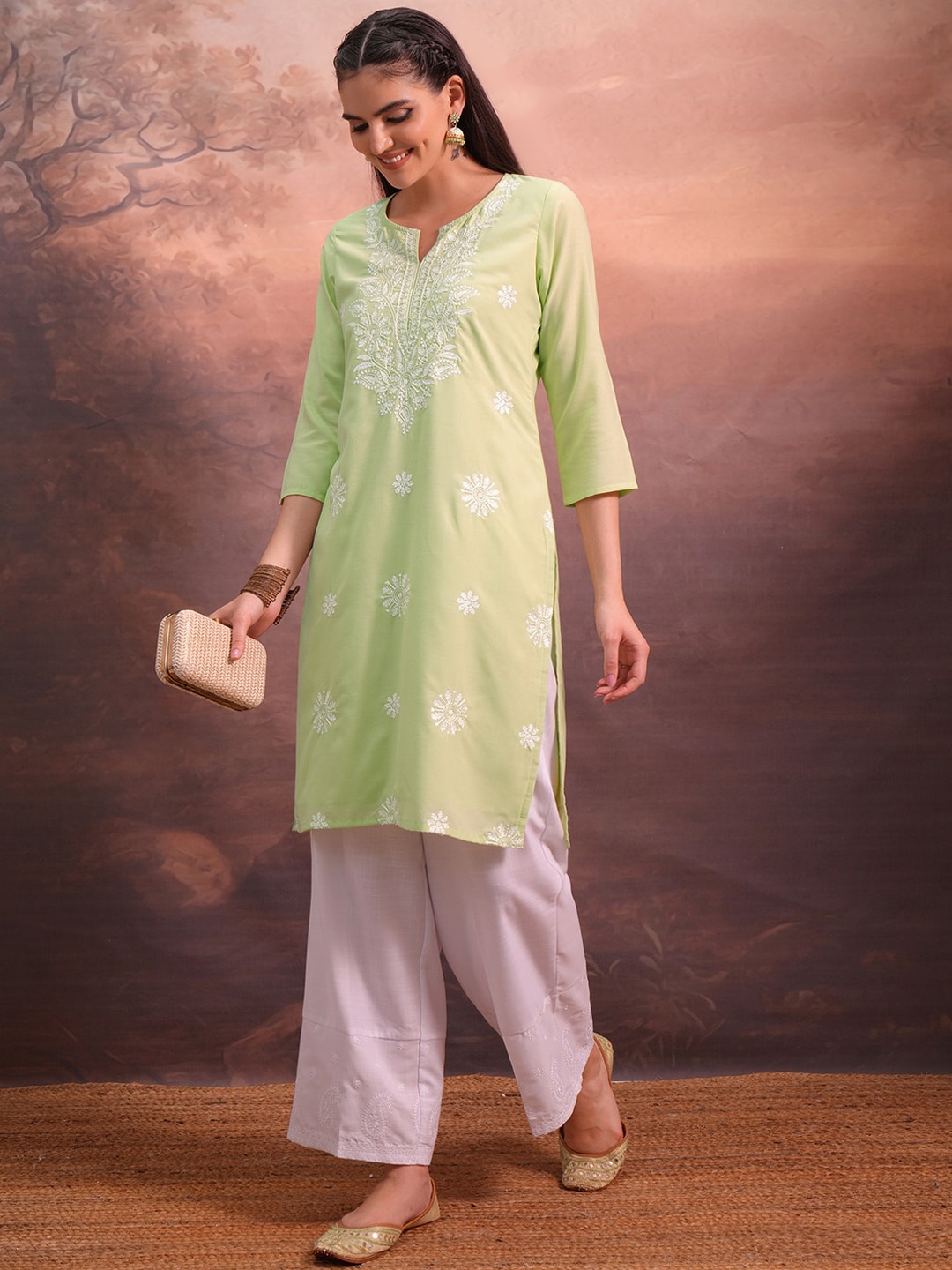 Vishudh Green Floral Embroidered Straight Kurta