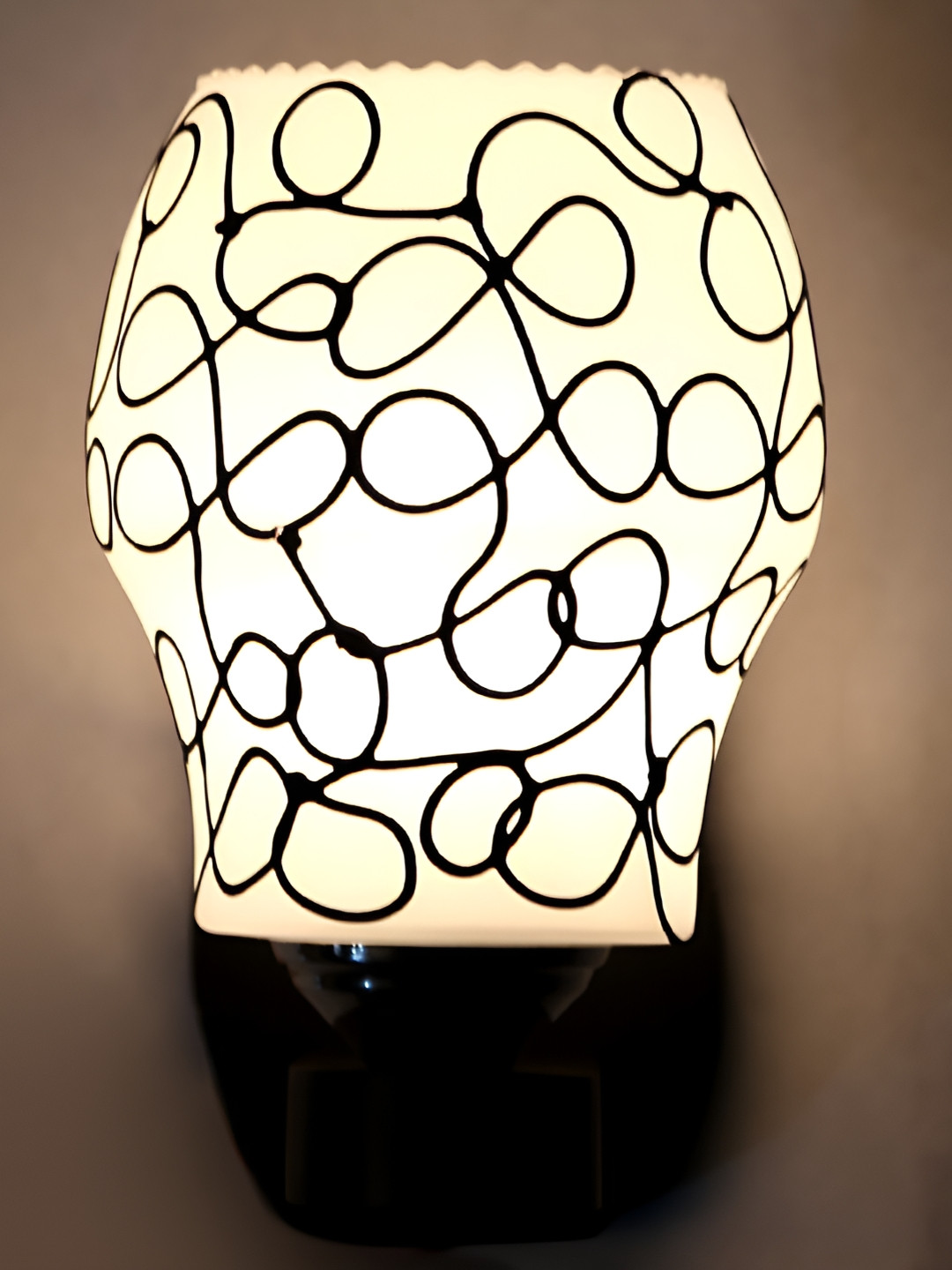 

1ST TIME Black & White Textured Glass Traditional Abstract Shaped Shaped Wall Lamp