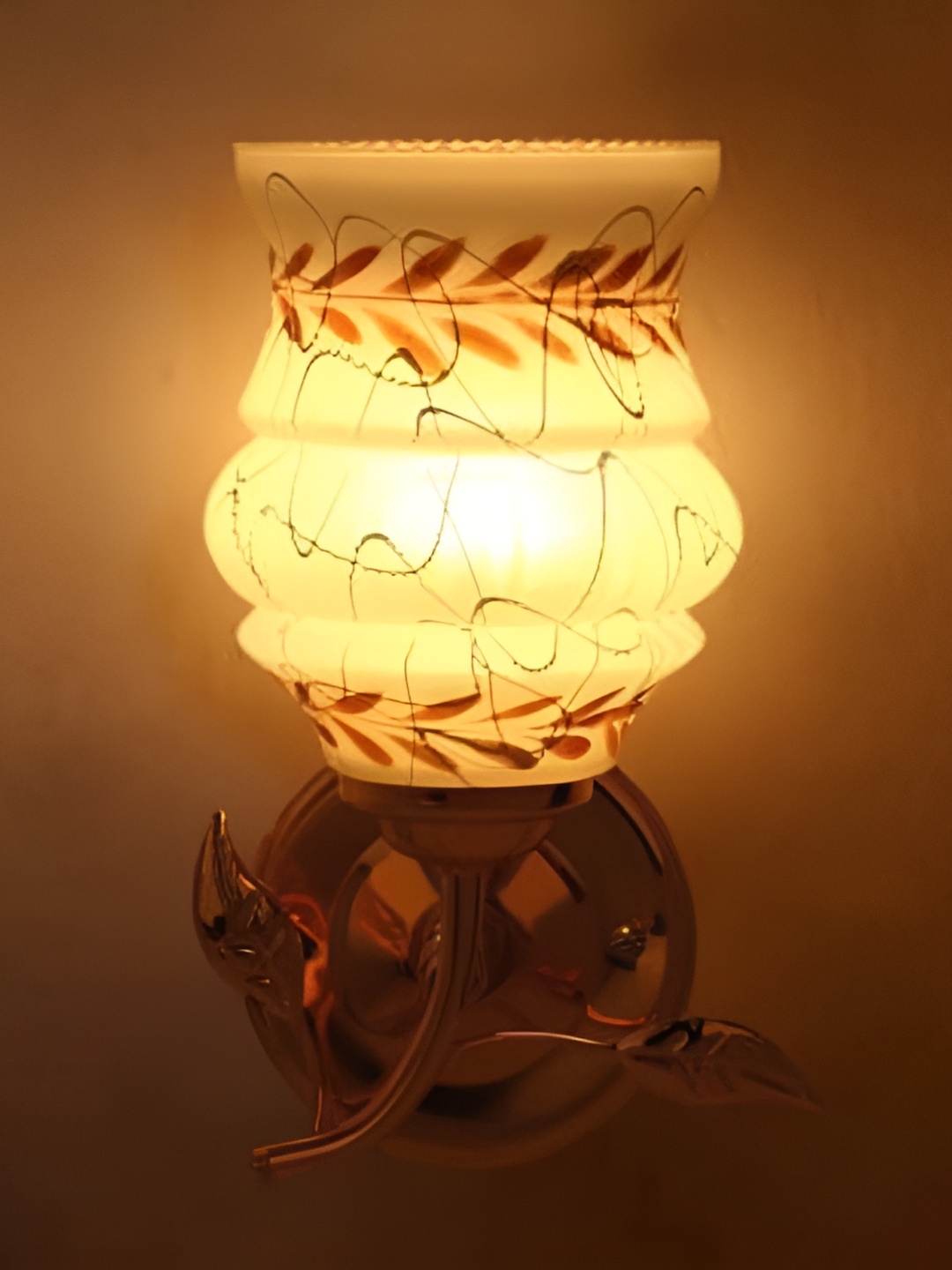 

1ST TIME White & Gold-Toned Textured Glass Traditional Abstract Shaped Shaped Wall Lamp