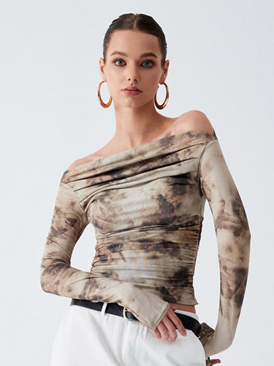 

StyleCast x Revolte Abstract Printed Off Shoulder Bardot Top, Khaki