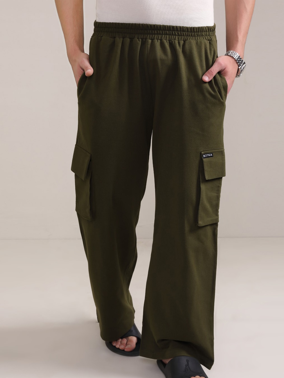 

BOTNIA Men Comfort Straight Fit High-Rise Cotton Cargo Trouser, Olive