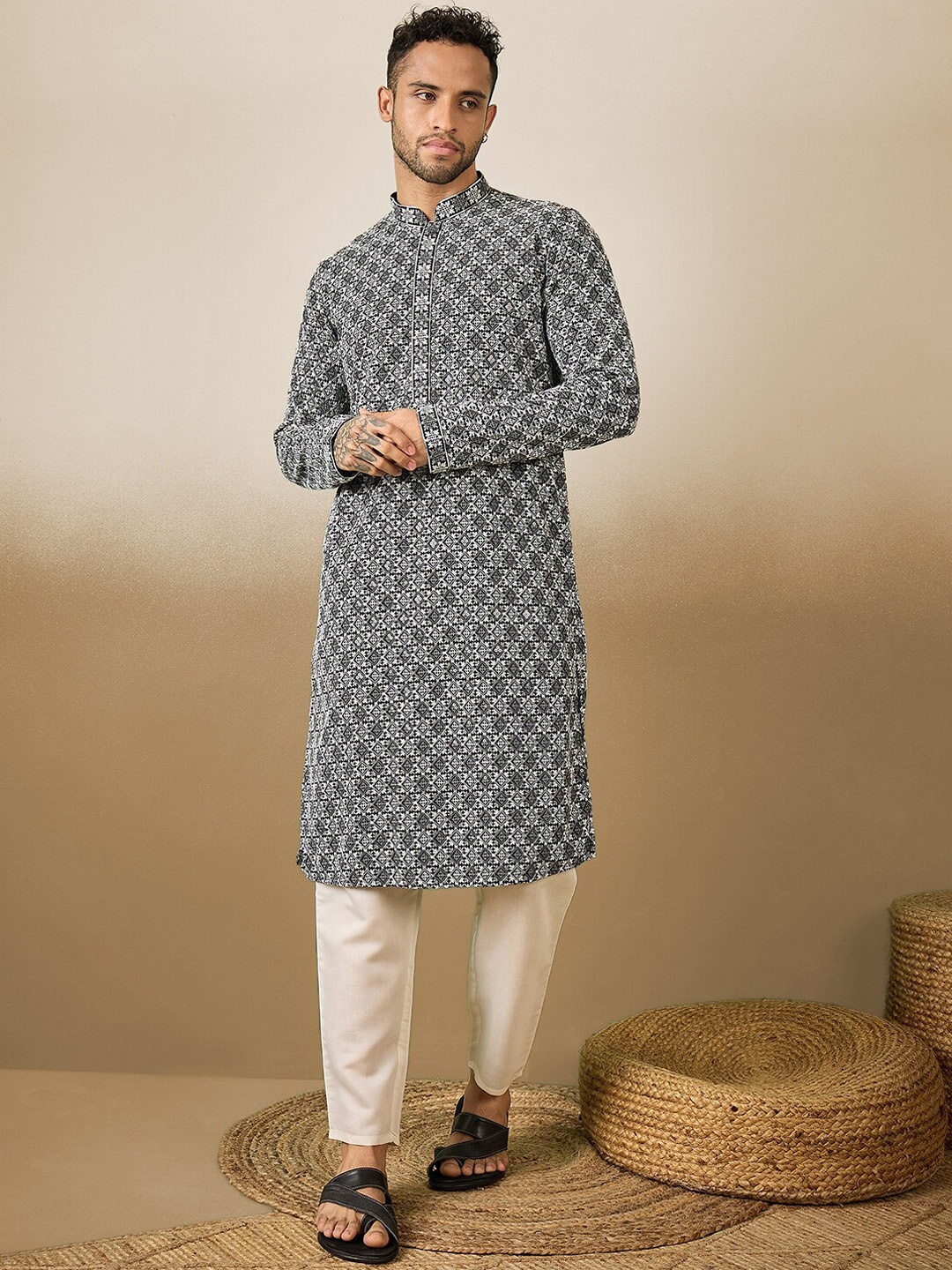 

Sanwara Embroidered Regular Chikankari Kurta with Pyjamas, Black