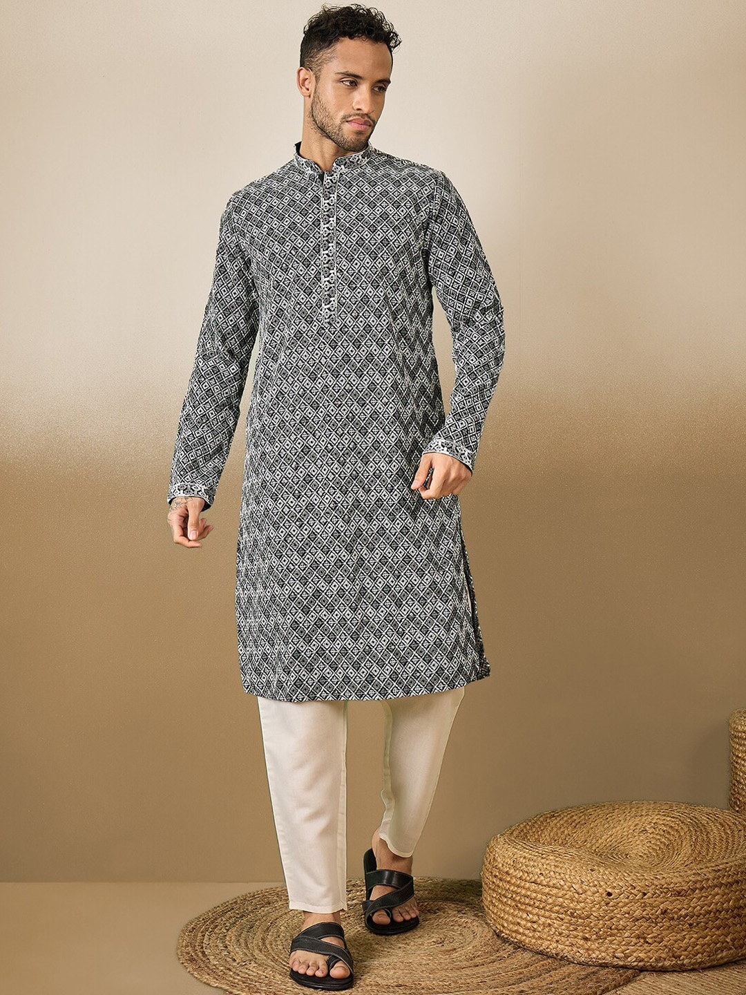 

Sanwara Embroidered Regular Chikankari Kurta with Pyjamas, Black