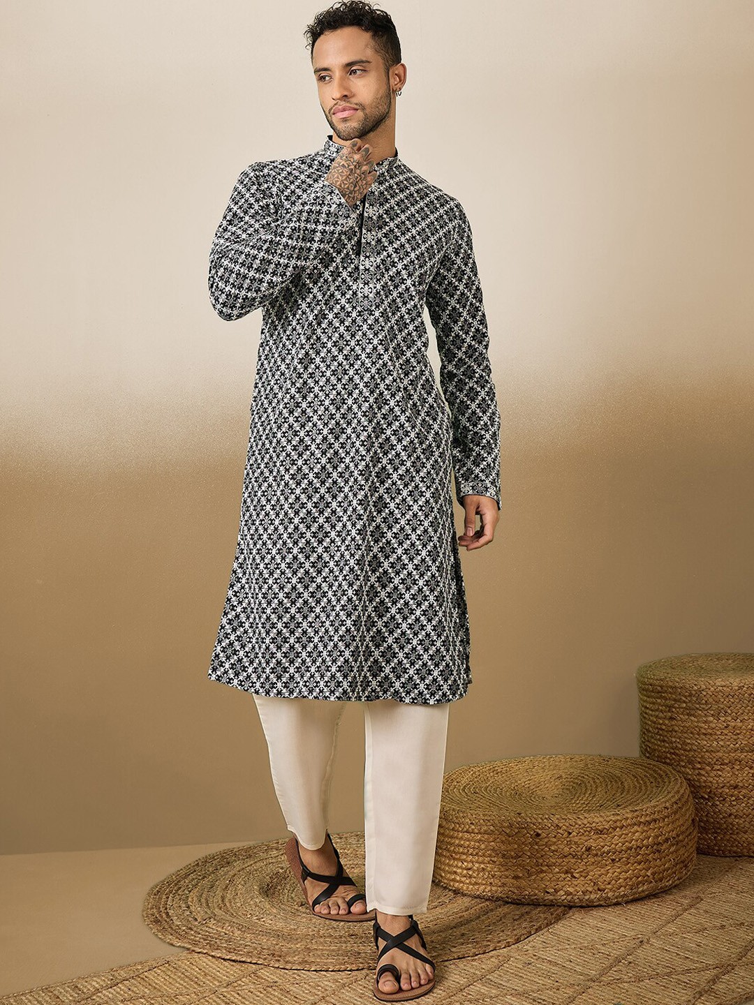 

Sanwara Floral Embroidered Regular Chikankari Kurta with Pyjamas, Black