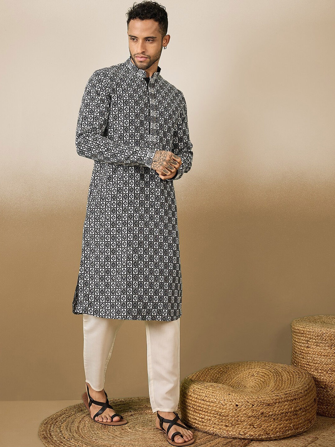 

Sanwara Embroidered Regular Chikankari Kurta with Pyjamas, Black