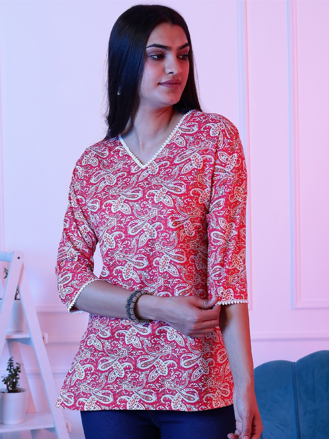 PockMAN Paisley Printed V-Neck Pure Cotton Straight Kurti, Pink