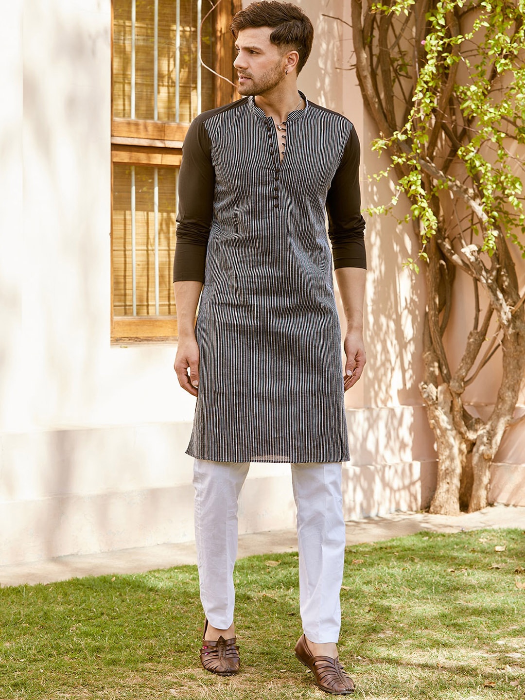 

See Designs Men Embroidered Regular Thread Work Pure Cotton Kurta with Pyjamas, Black