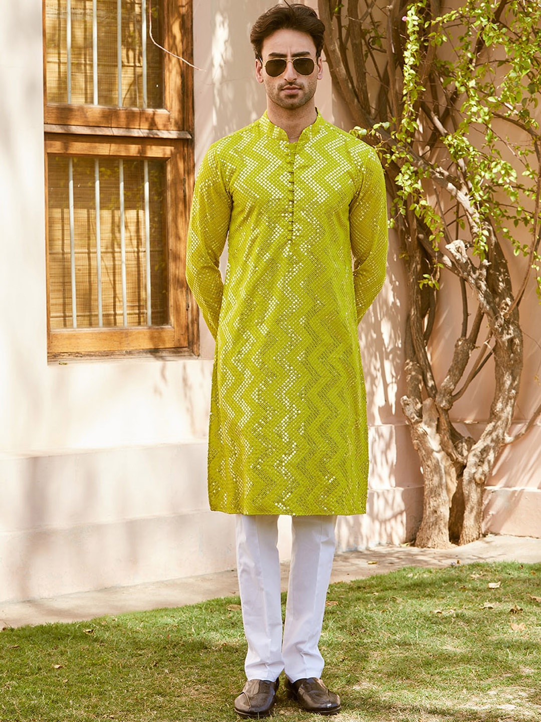 

See Designs Sequins Woven Designs Straight Kurta, Lime green