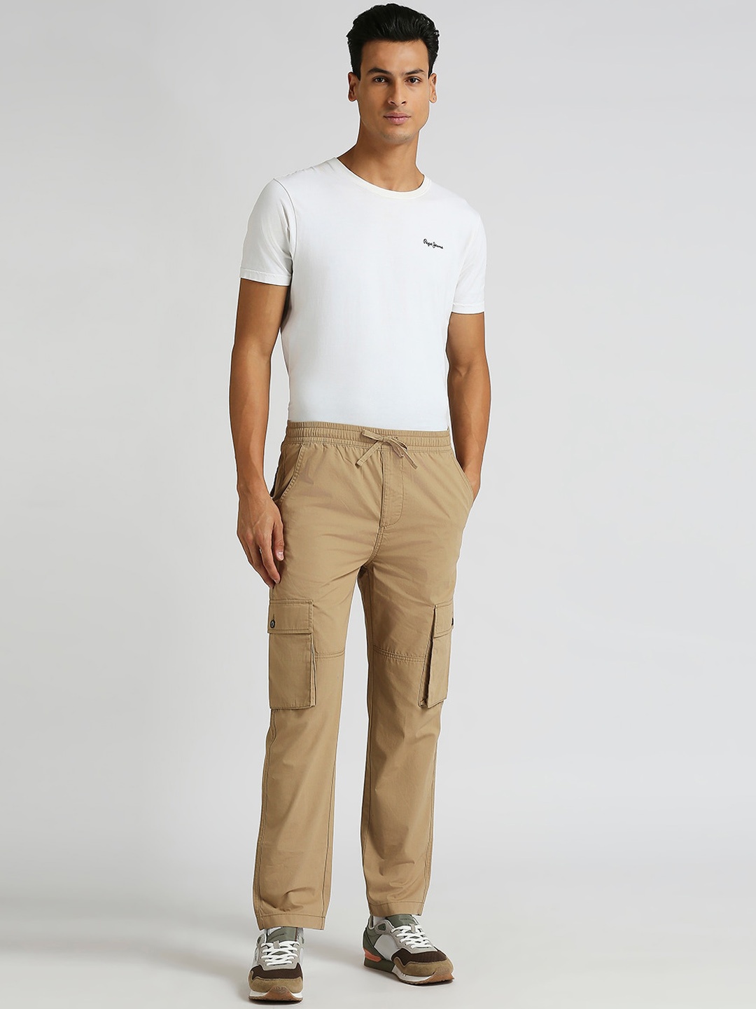 

Pepe Jeans Men Mid Rise Cargos, Brown