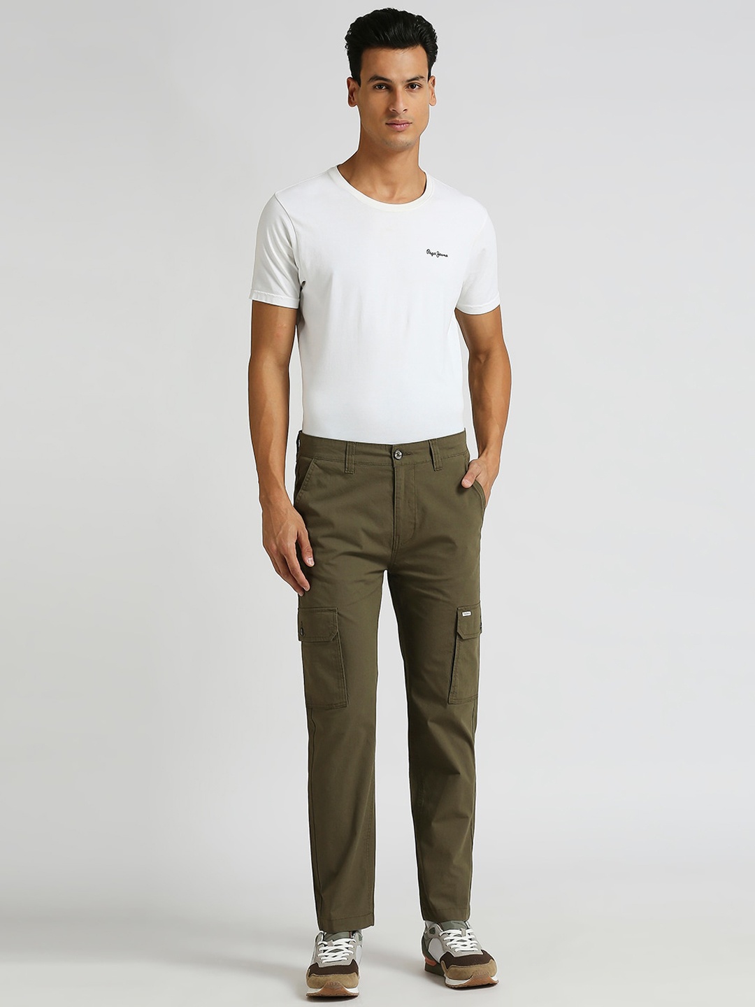 

Pepe Jeans Men Straight Fit Cargos, Green