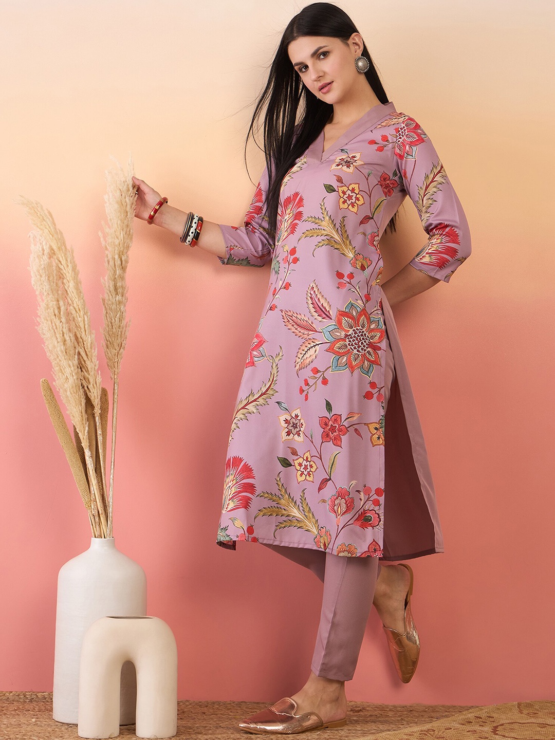 

Anouk Women Ethnic Motifs Printed Regular Kurta with Trousers, Lavender