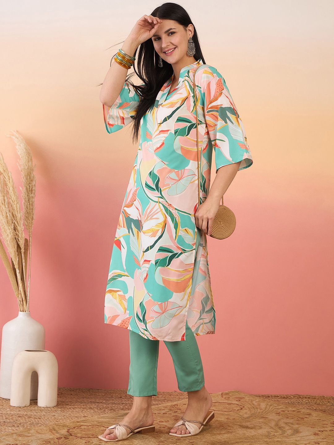 

Anouk Women Floral Printed Regular Kurta with Trousers, Green