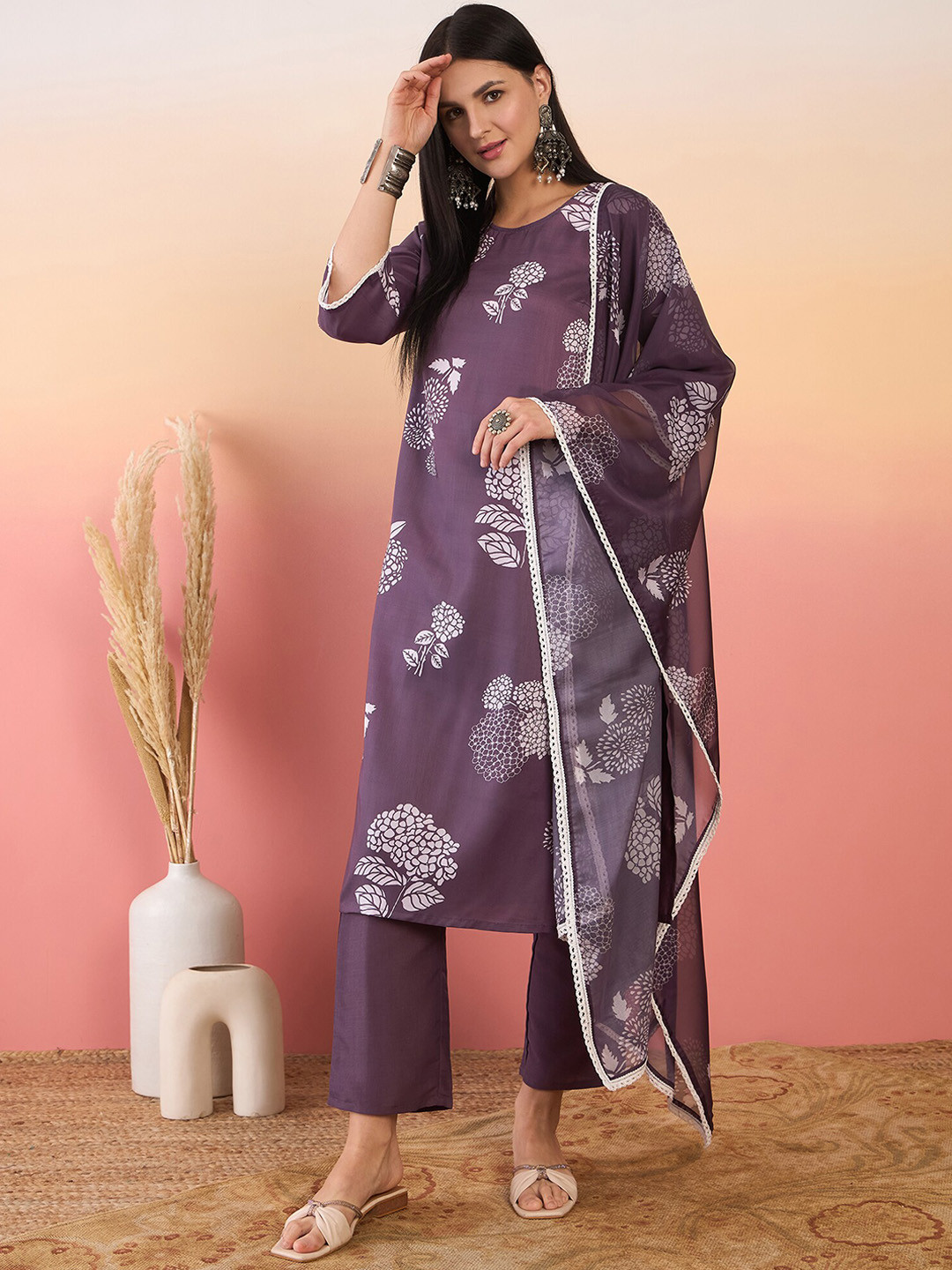 

Anouk Floral Printed Round Neck Straight Kurta with Trousers & Dupatta, Purple