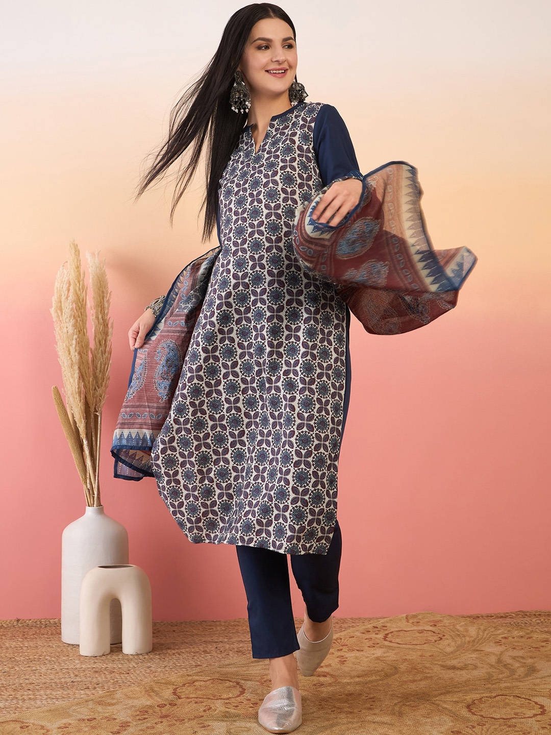 

Anouk Women Floral Printed Regular Kurta with Trousers & With Dupatta, Navy blue