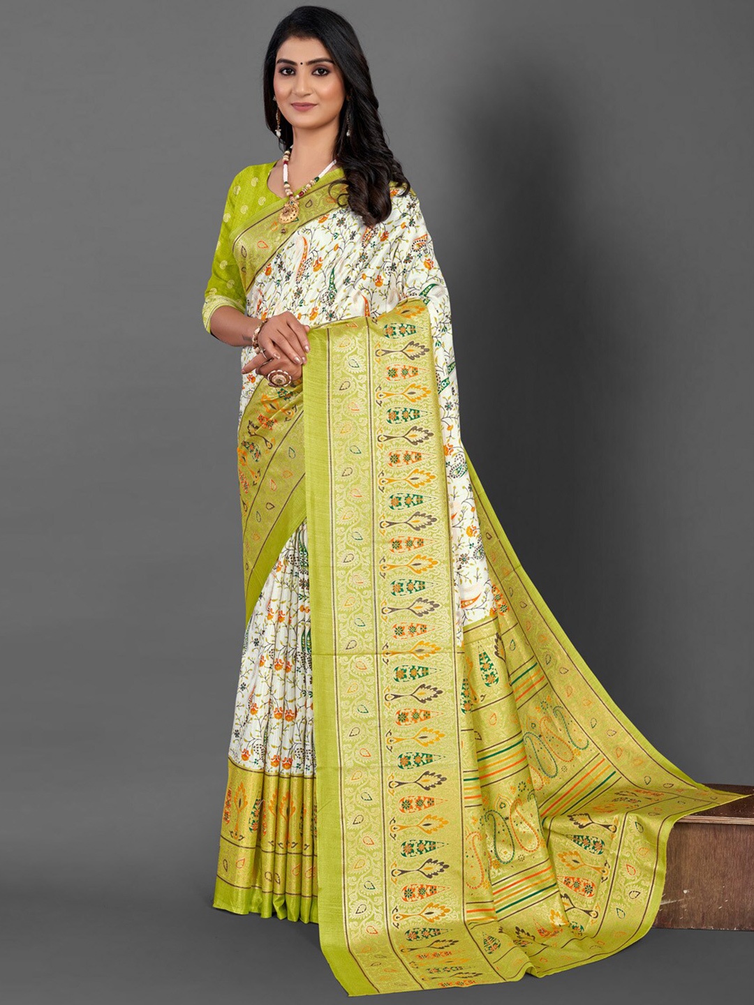 

Mitera Floral Printed Zari Sungudi Saree, Off white