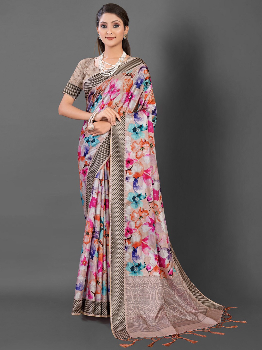 

Mitera Floral Printed Sungudi Saree, Beige