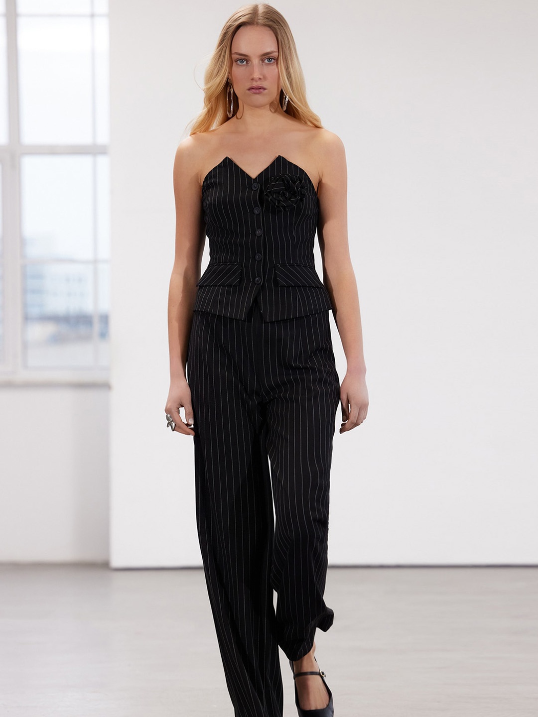 

Trendyol Striped Woven Slim-Fit Waistcoat, Black