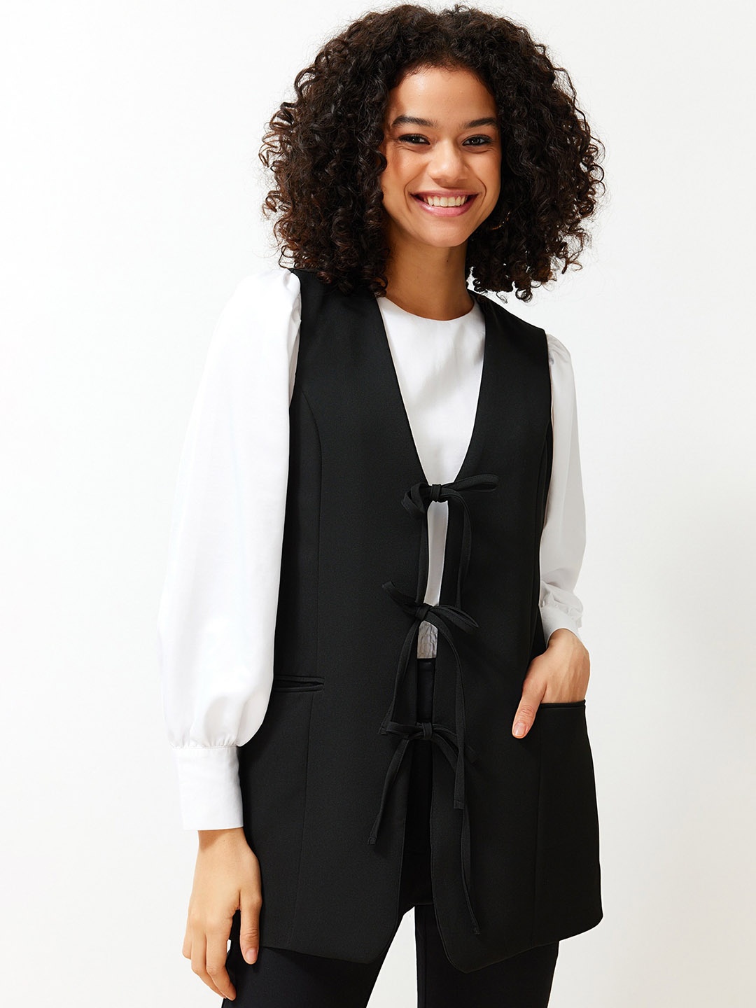 

Trendyol Longline Tie-Up Shrug, Black