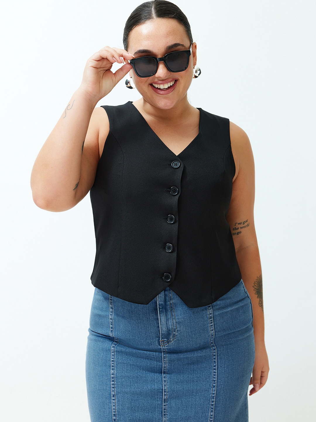 

Trendyol Plus Size V-Neck Sleeveless Waistcoat, Black