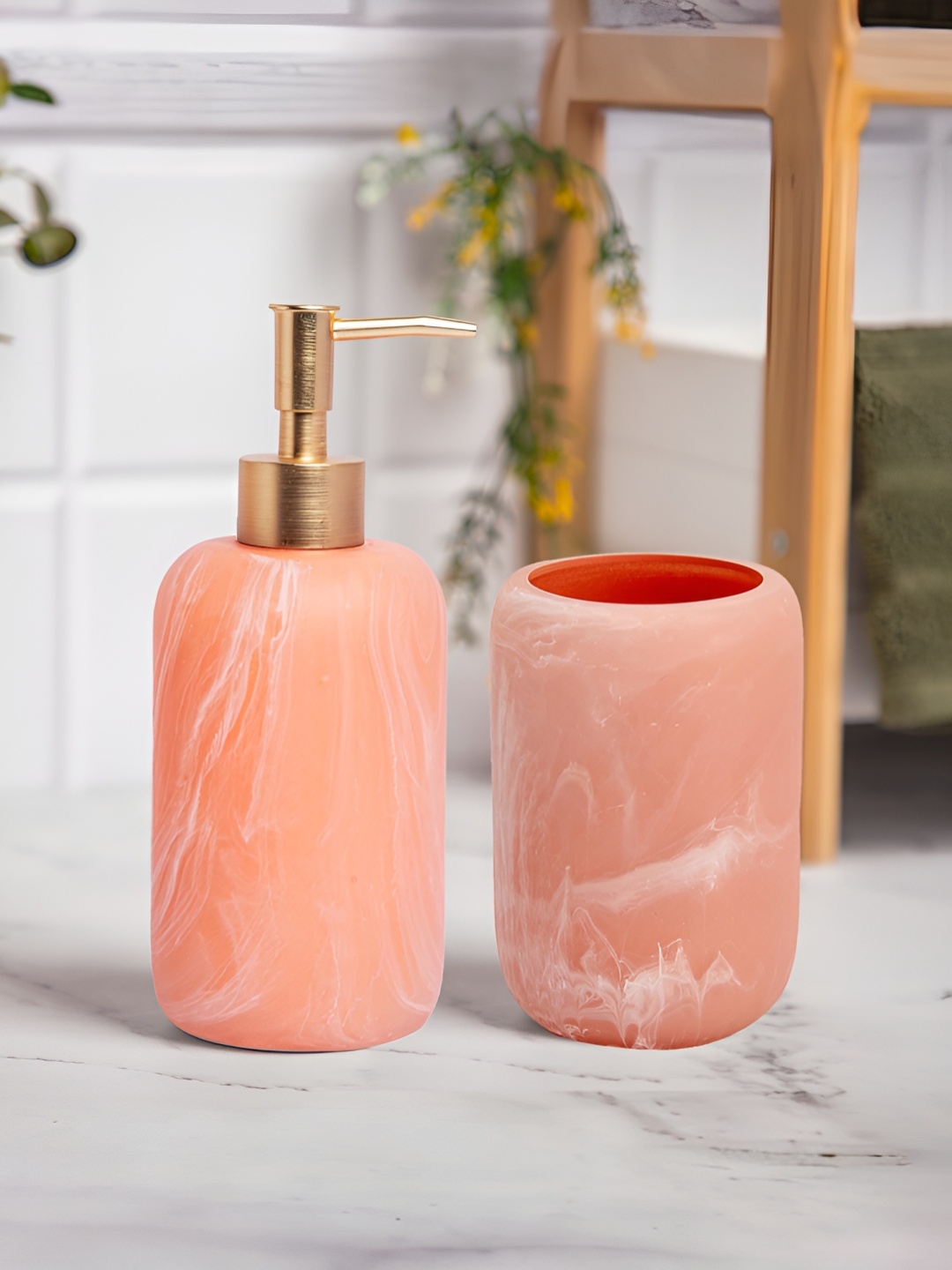 Anko Pink & Off White 2 pieces Abstract Resin Bath Accessories Set