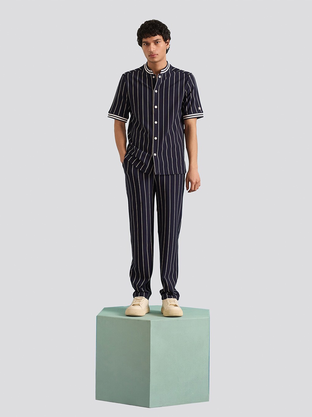 

Muvazo Yacht Club Comfort Boxy Fit Striped Casual Shirt, Navy blue