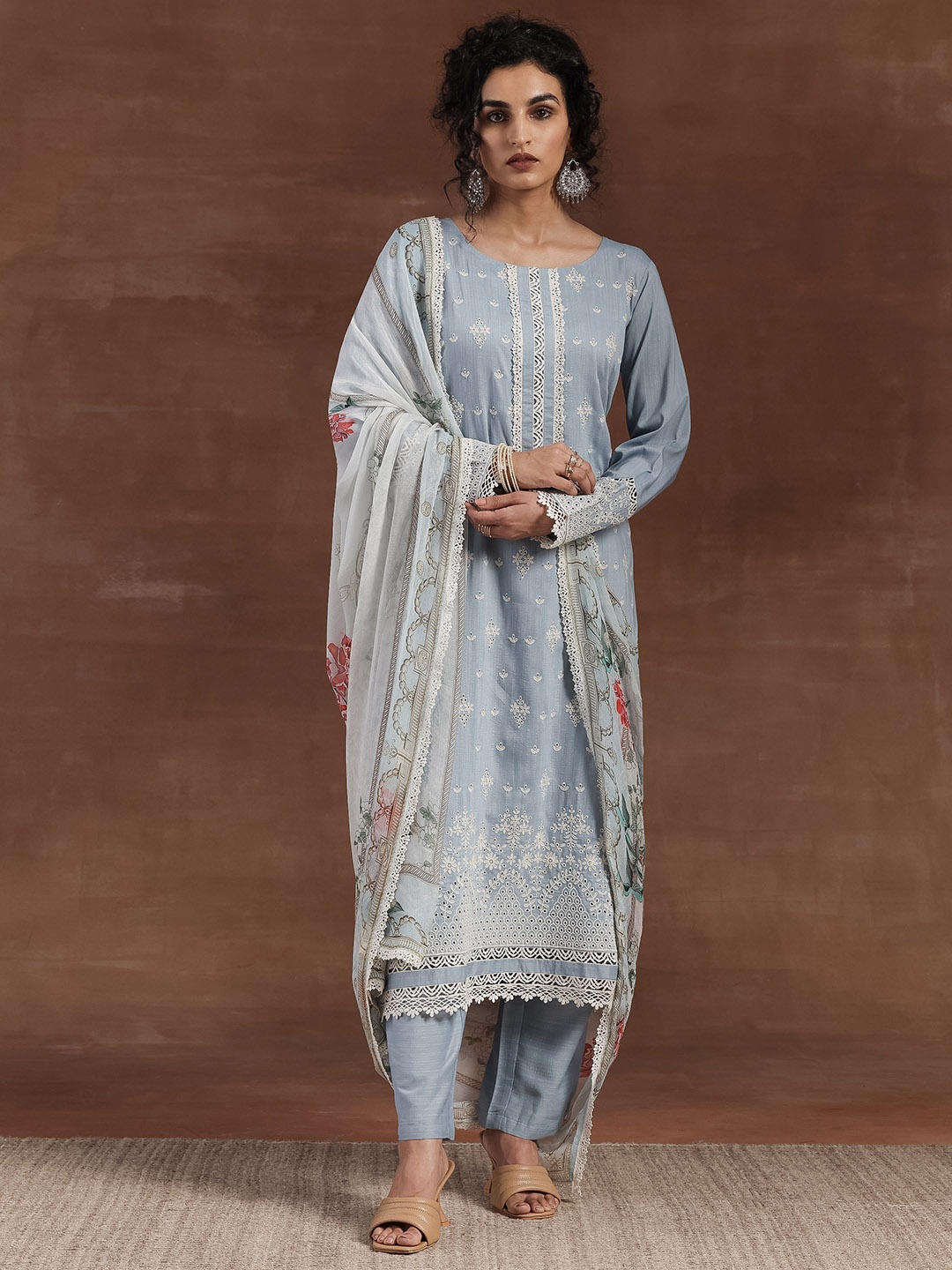 

Libas Women Floral Embroidered Regular Gotta Patti Kurta with Trousers & With Dupatta, Blue