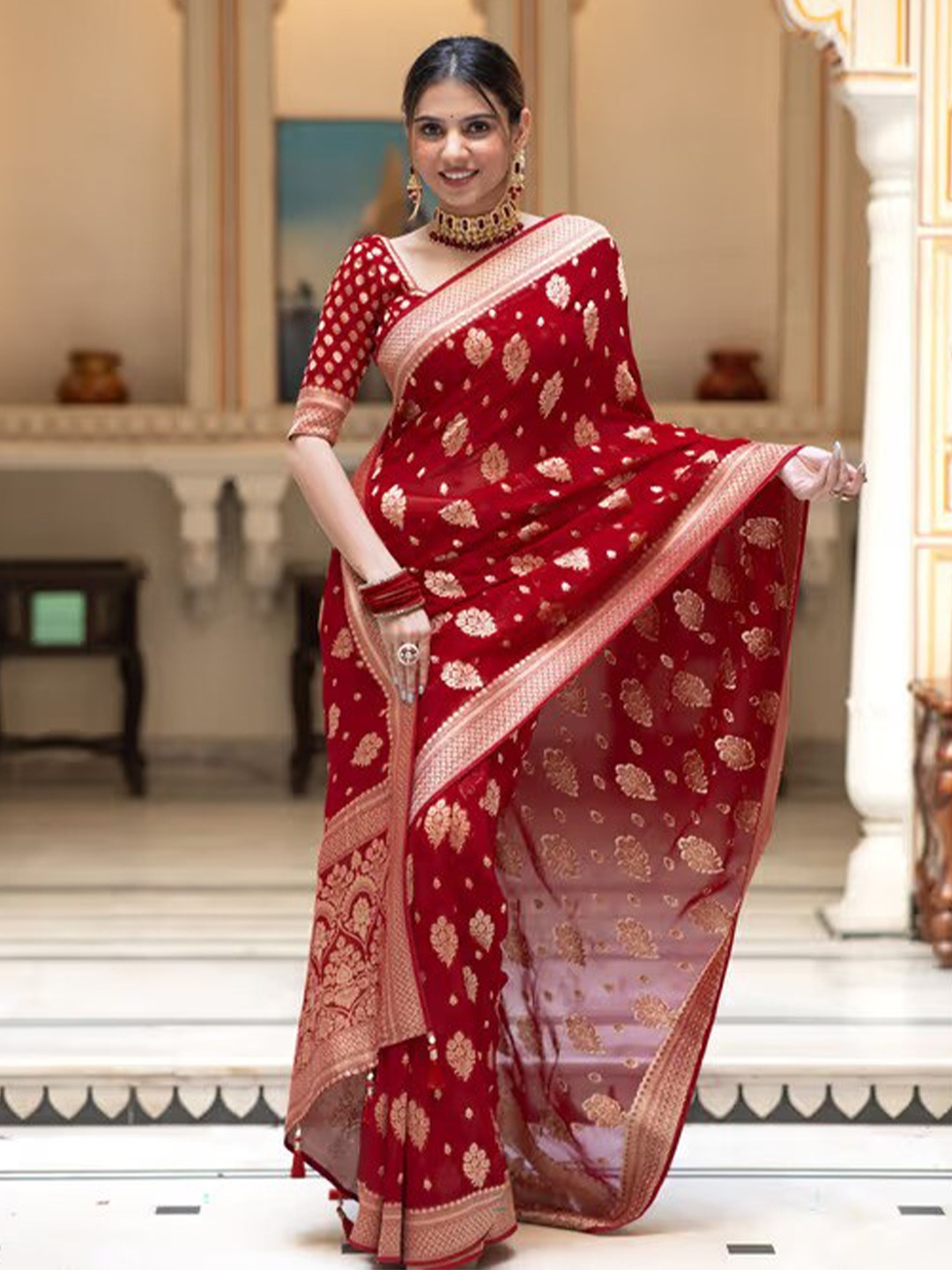 

REALLTREND Woven Design Zari Banarasi Saree, Red