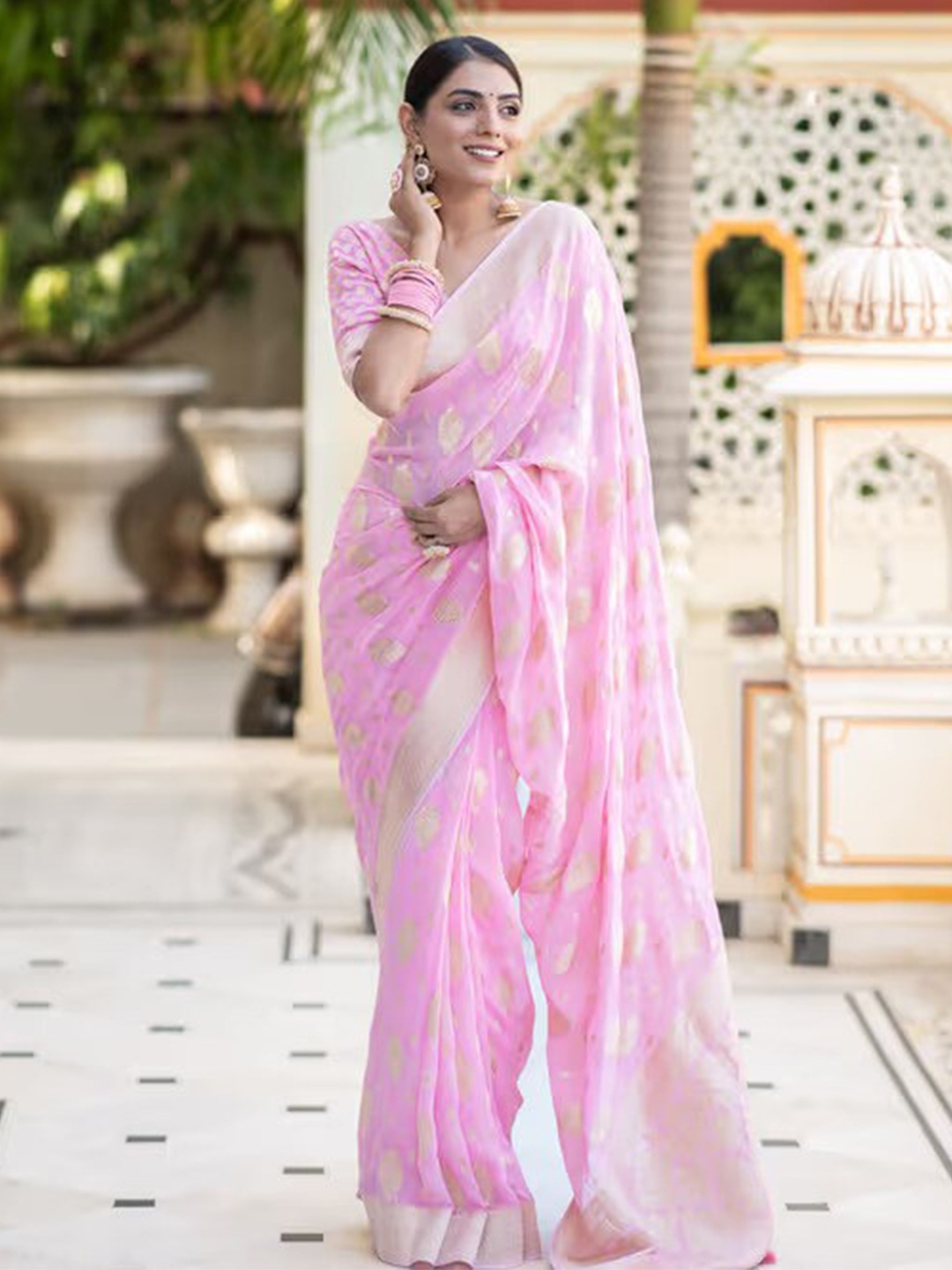 

REALLTREND Ethnic Motifs Woven Design Zari Banarasi Saree, Pink