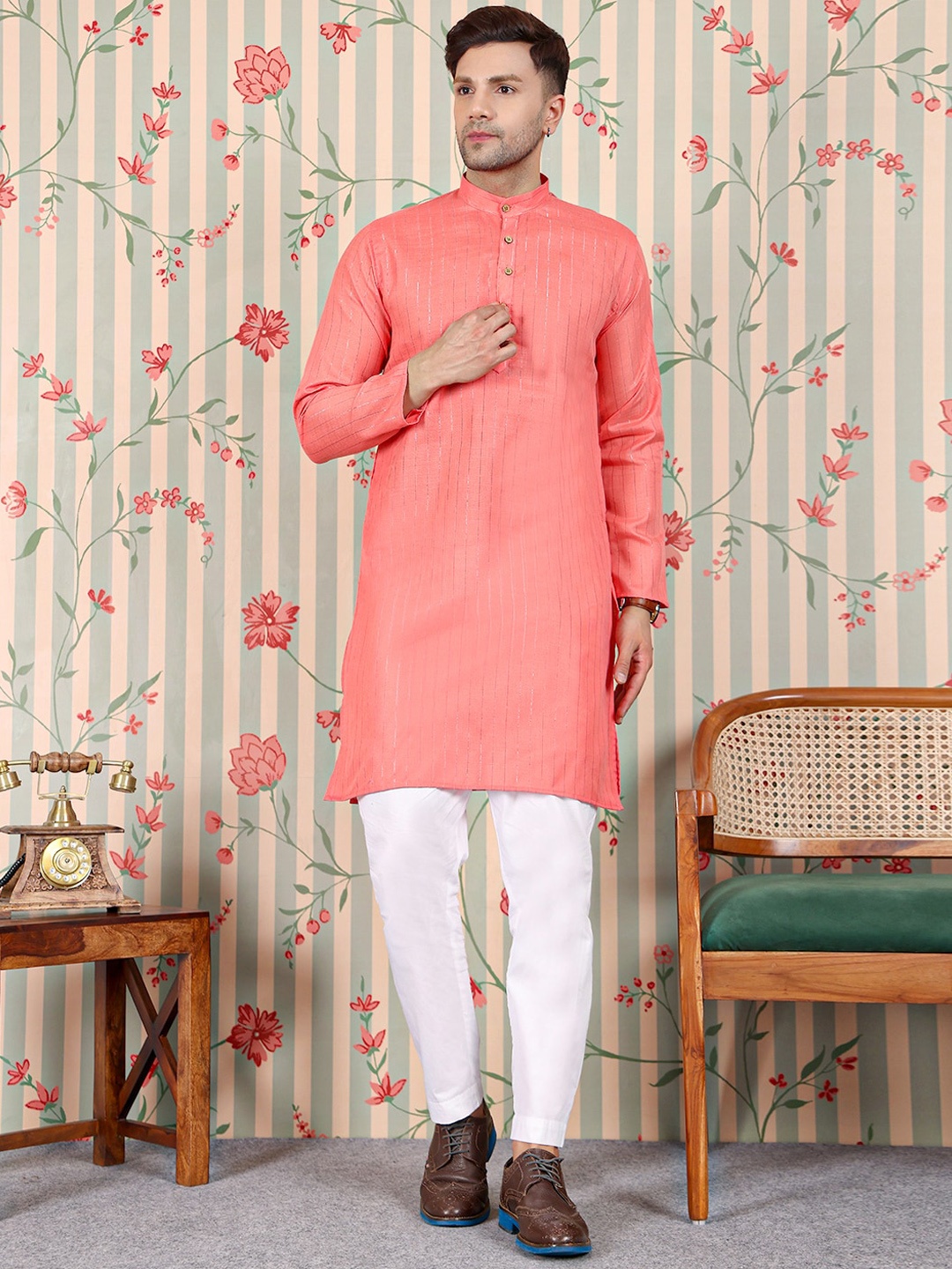 

Ode by House of Pataudi Striped Mandarin Collar Straight Kurta, Peach