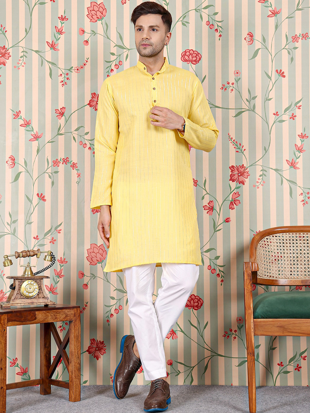 

Ode by House of Pataudi Striped Mandarin Collar Straight Kurta, Yellow
