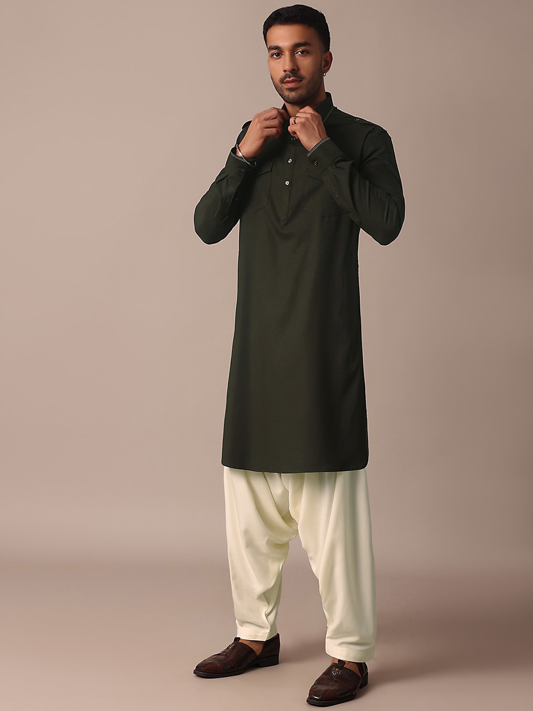 

KALKI Fashion Mandarin Collar Long Sleeves Straight Kurta with Pyjama, Green
