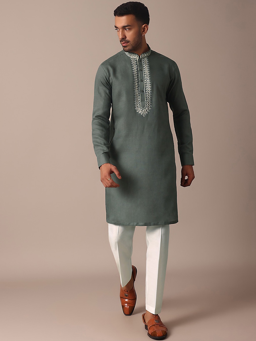 

KALKI Fashion Ethnic Motifs Yoke Design Thread Work Kurta, Grey