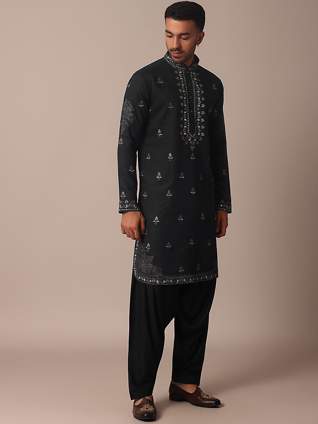 

KALKI Fashion Floral Embroidered Regular Thread Work Linen Kurta with Pyjamas, Black