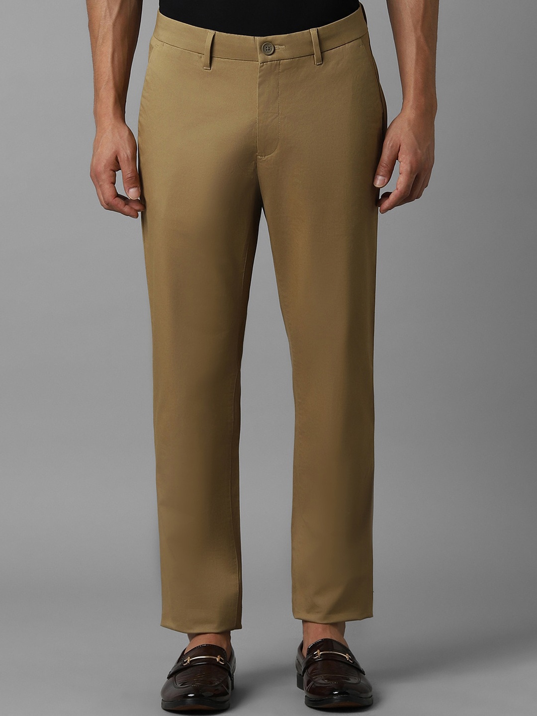 

Louis Philippe Sport Men Slim Fit Trousers, Brown