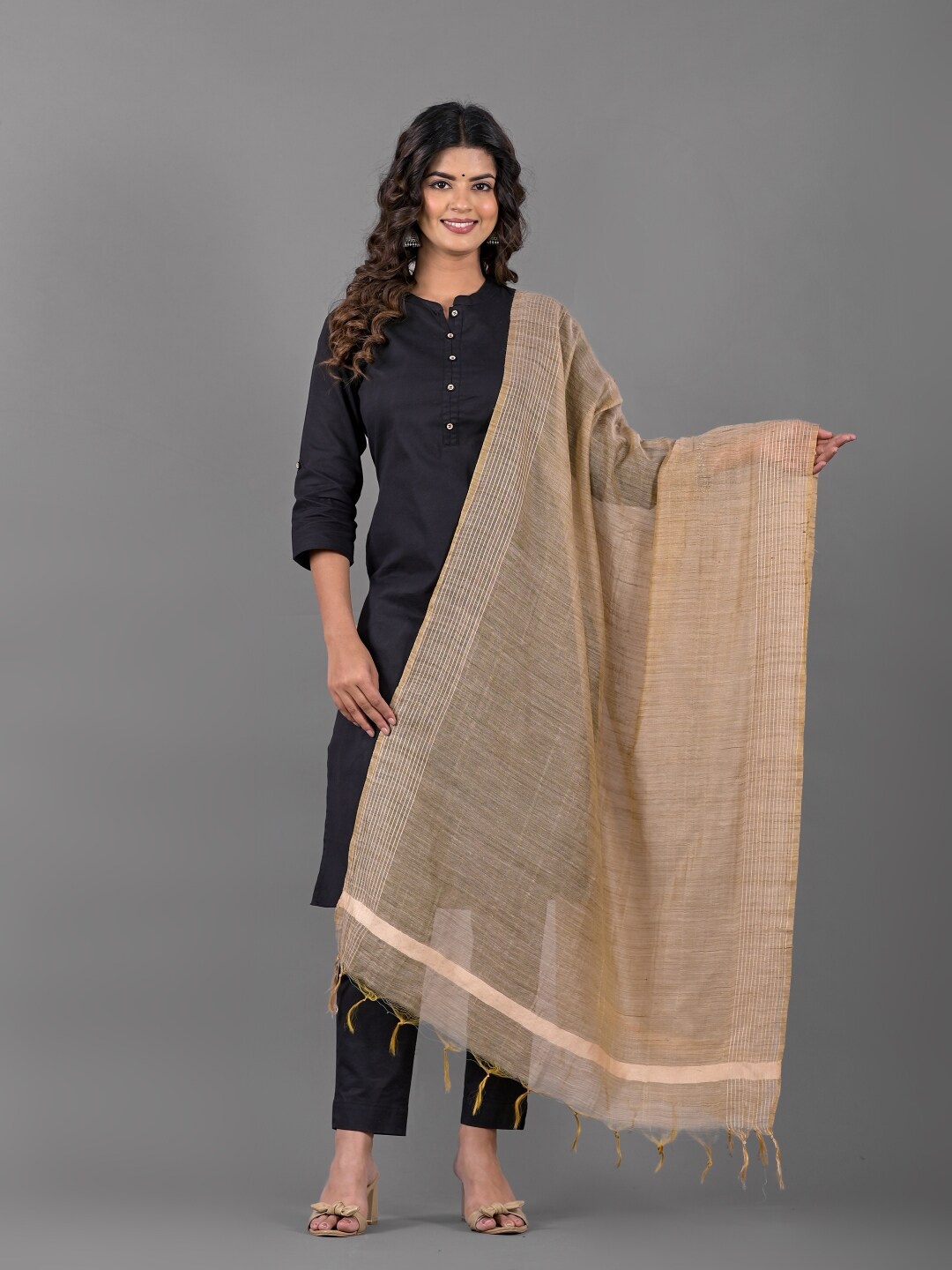 

Apratim Cotton Dupatta, Beige