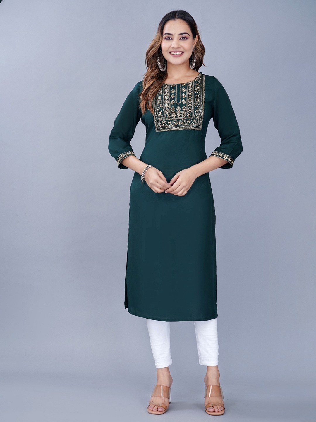 

SK2 Fashion Ethnic Motifs Yoke Design Thread Work Straight Kurta, Green