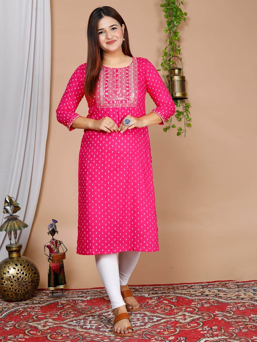 

SK2 Fashion Ethnic Motifs Printed Sequined Straight Kurta, Pink