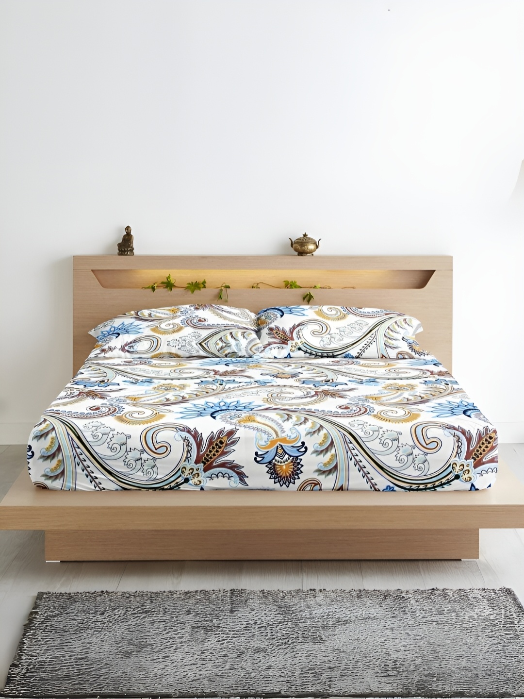 

Aurave Olivia White & Blue Ethnic Motifs 210 TC Fitted King Bedsheet With 2 Pillow Covers