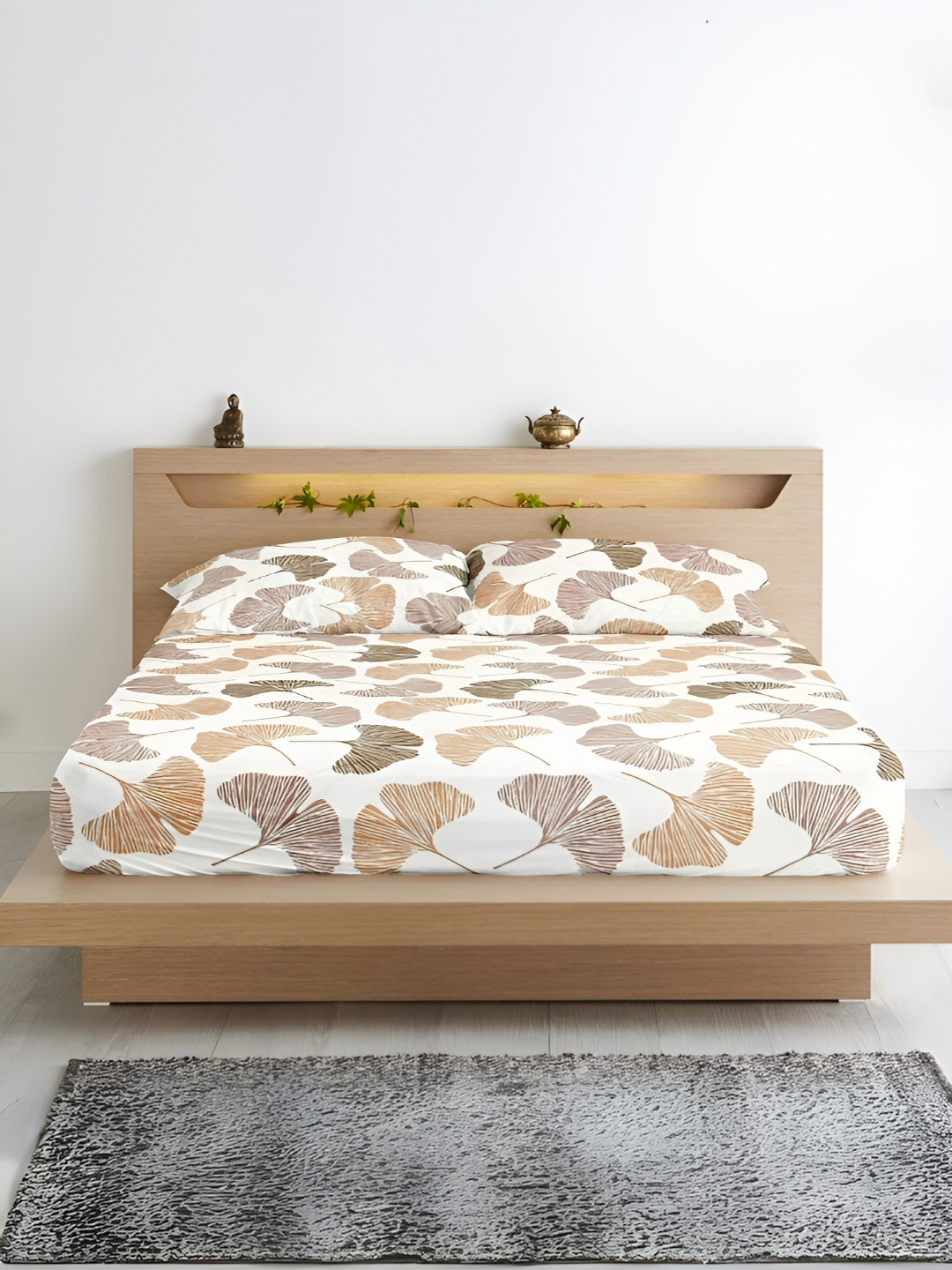 

Aurave Brown & White Floral Microfiber 210 TC Fitted King Bedsheet With 2 Pillow Covers