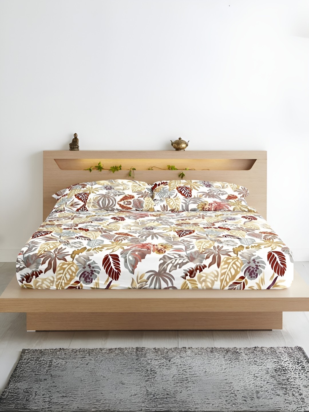 Aurave White & Grey Floral Microfiber 210 TC Fitted King Bedsheet With 2 Pillow Covers