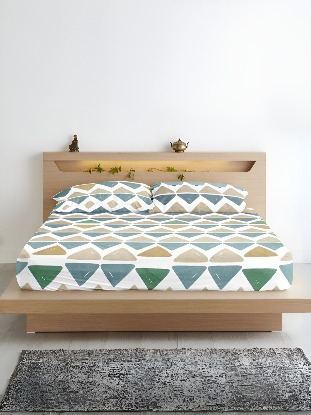 

Aurave White & Blue Geometric Microfiber 210 TC Fitted King Bedsheet with 2 Pillow Covers
