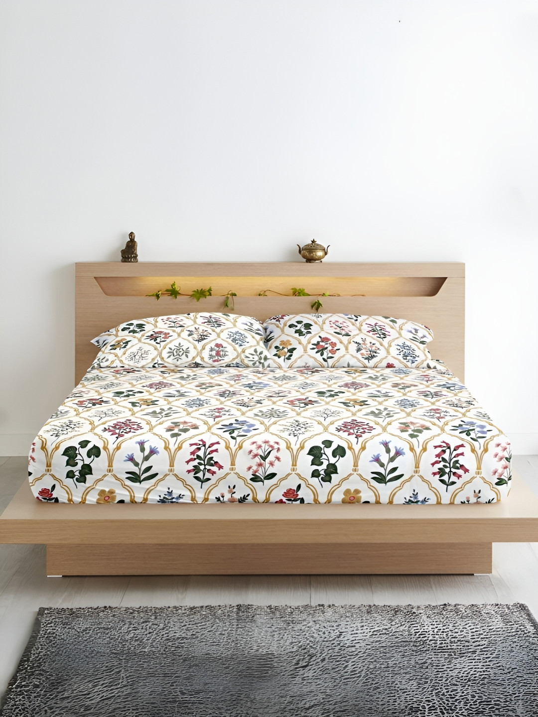 

Aurave White & Blue Floral Microfiber 210 TC Fitted King Bedsheet With 2 Pillow Covers