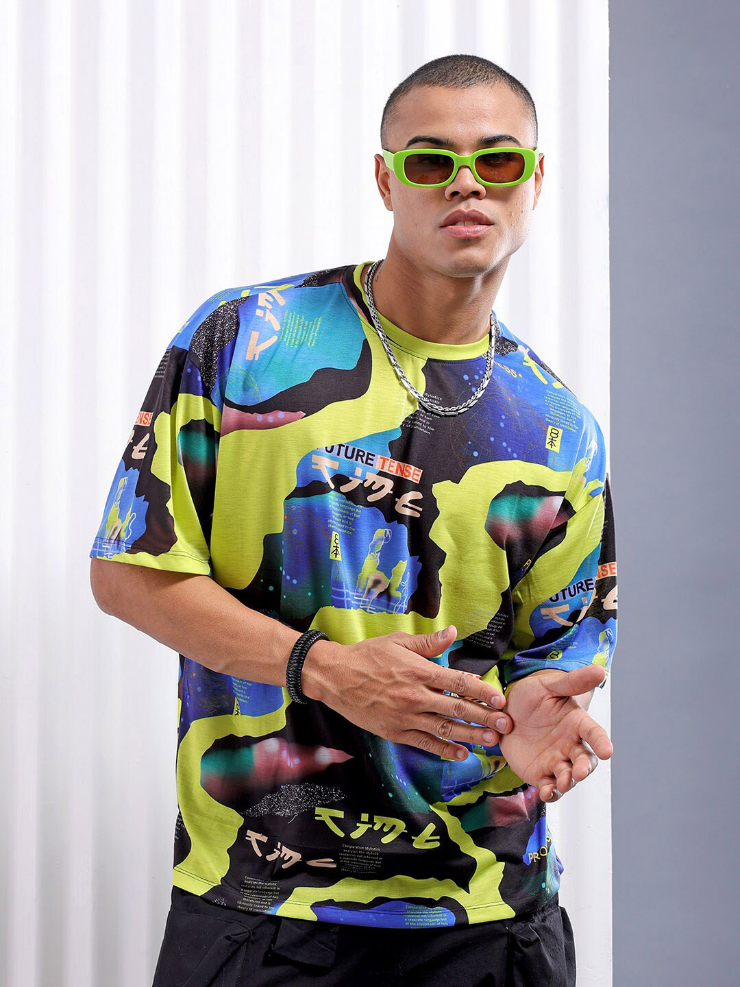 

The Indian Garage Co Black Abstract Printed Drop Shoulder Sleeves Oversized T-shirt