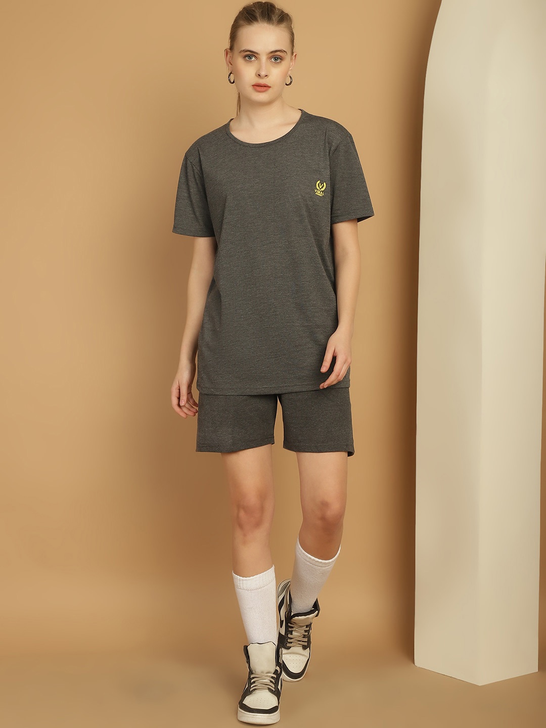 

MACK JONNEY Round Neck T-Shirt With Shorts, Grey